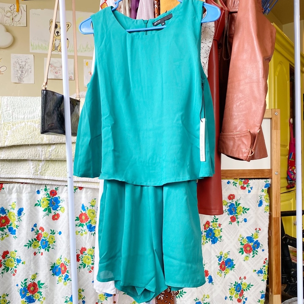 NWT Gibson X Living in Yellow Dahlia tank overlay romper in green - Picture 2 of 12